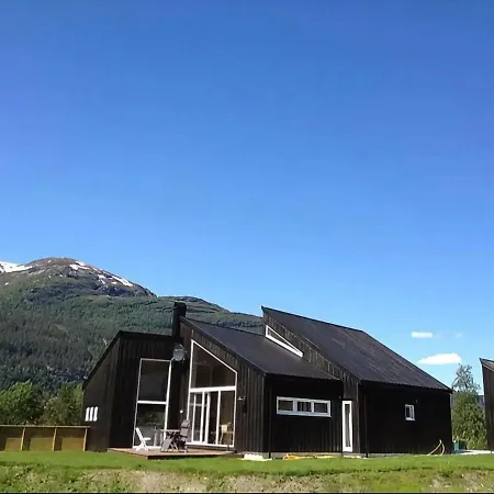 Exclusive Designer - Panoramic Mountain View Feriehus